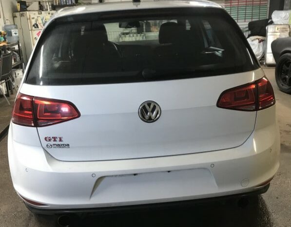 
								2016 Volkswagen Golf GTI S full									
