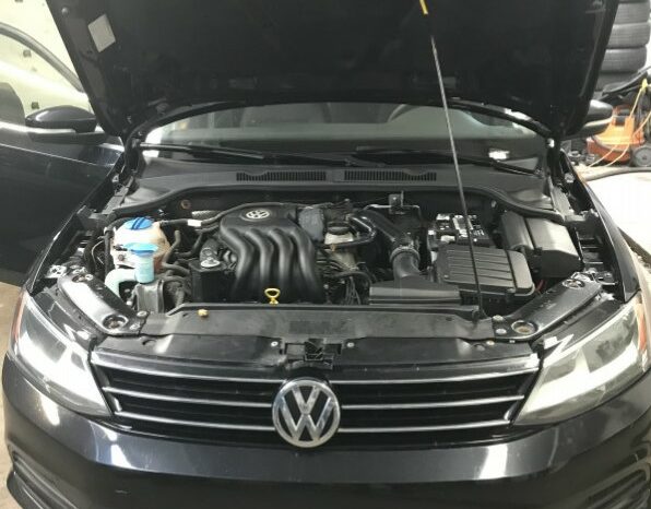 
								2015 Volkswagen Jetta S full									