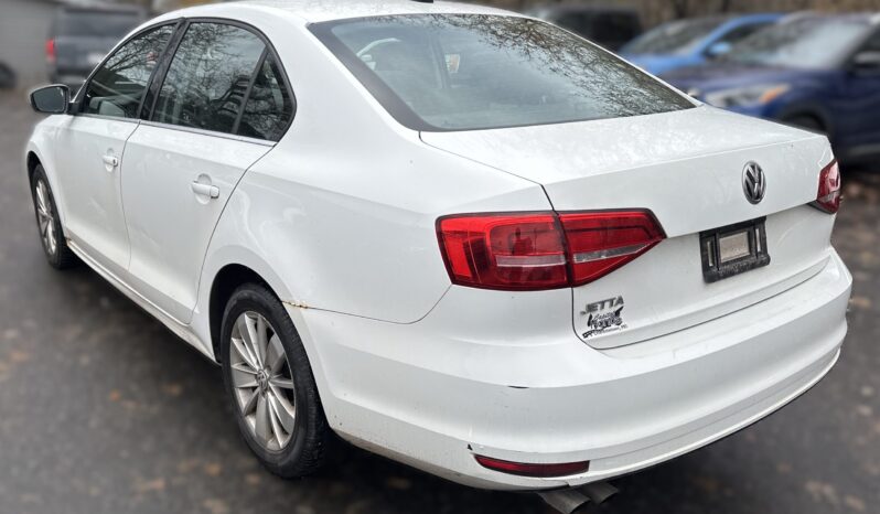 
								Volkswagen Jetta 2015 full									