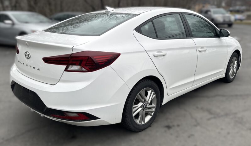 
								Hyundai Elantra 2020 full									