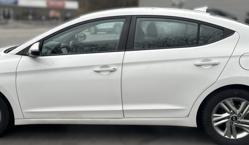 
								Hyundai Elantra 2020 full									