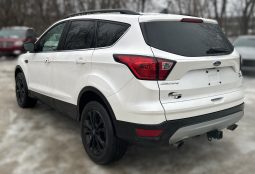 
										Ford Escape 2019 full									