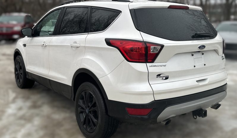 
								Ford Escape 2019 full									