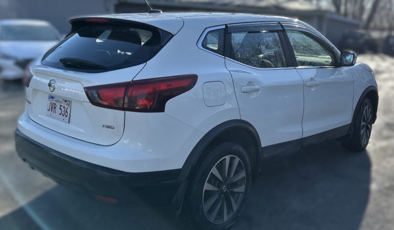 
								Nissan Qashqai 2019 full									