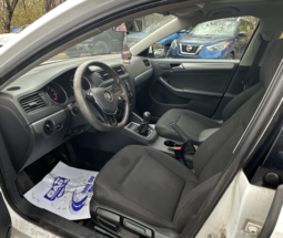 
										Volkswagen Jetta 2015 full									