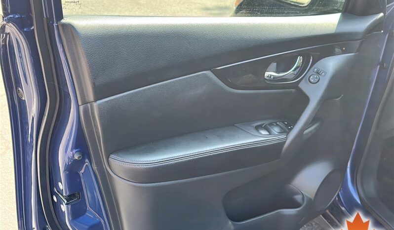 
Nissan Rogue SV 2018 full									