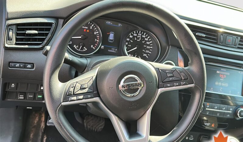 
Nissan Rogue SV 2018 full									