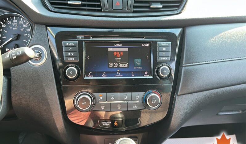 
Nissan Rogue SV 2018 full									