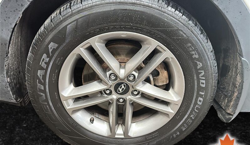 
Hyundai Santa Fe 2017 full									